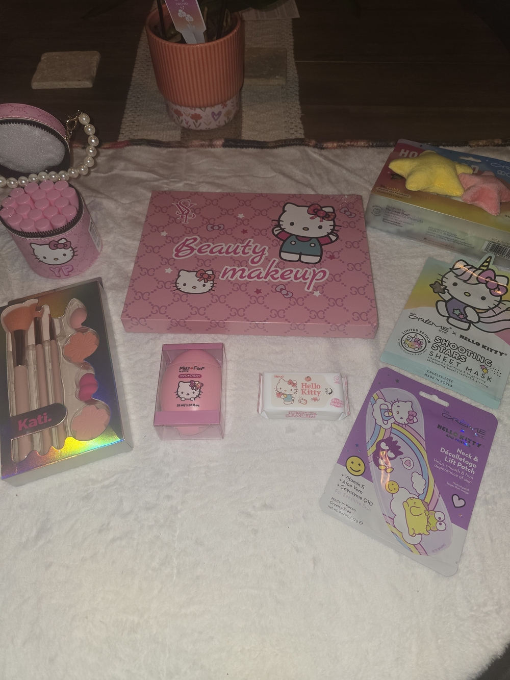 Ultimate Sanrio Hello Kitty Skincare & Makeup Bundle - 8pc Gift Set